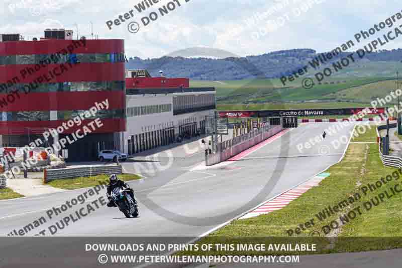 cadwell no limits trackday;cadwell park;cadwell park photographs;cadwell trackday photographs;enduro digital images;event digital images;eventdigitalimages;navarra;no limits trackdays;peter wileman photography;racing digital images;trackday digital images;trackday photos